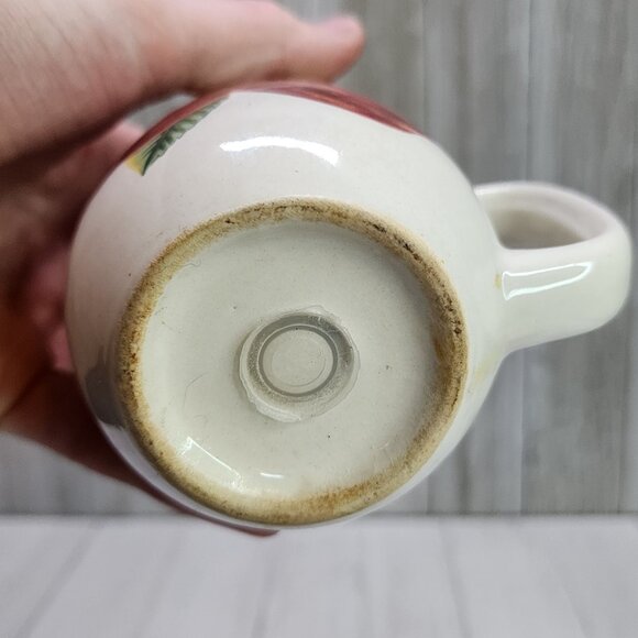 Casuals by China Pearl Single Shaker Red Apple Design with Handle 5'' Tall - Picture 4 of 6